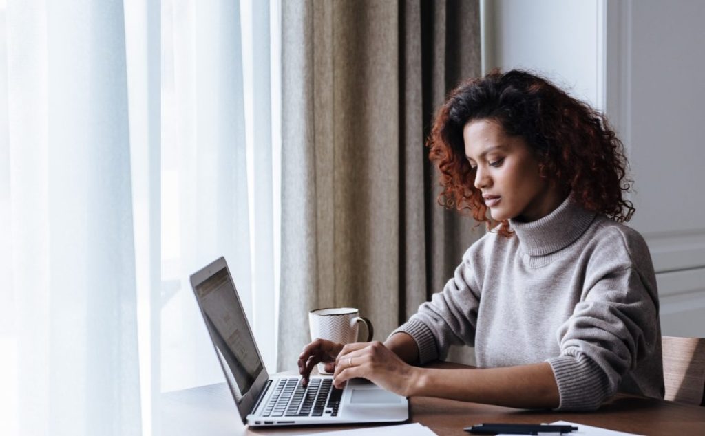 Discover 5 key strategies to enhance internal communication with hybrid employees. Click to read more!