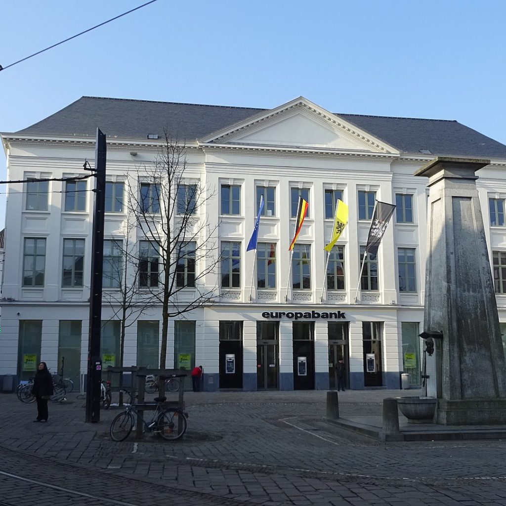 Europabank has improved its internal communication by implementing a new intranet. Thanks to interactive workshops, employees can now collaborate more easily and manage documents more efficiently.