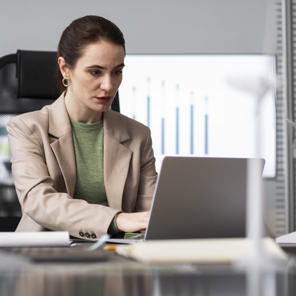 What makes SharePoint so suitable as an intranet platform? In this article, we list the main benefits of SharePoint as an intranet.